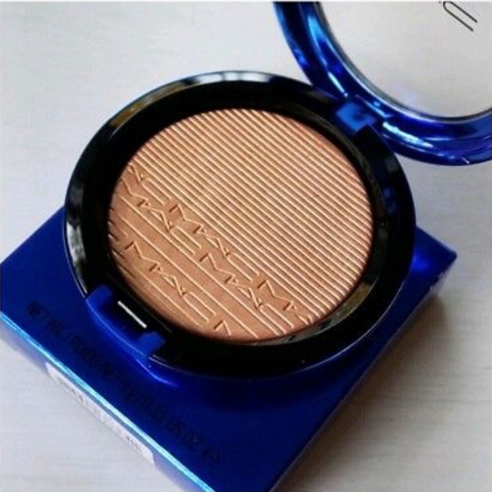 NIB MAC // Shaft of Gold Highlighter